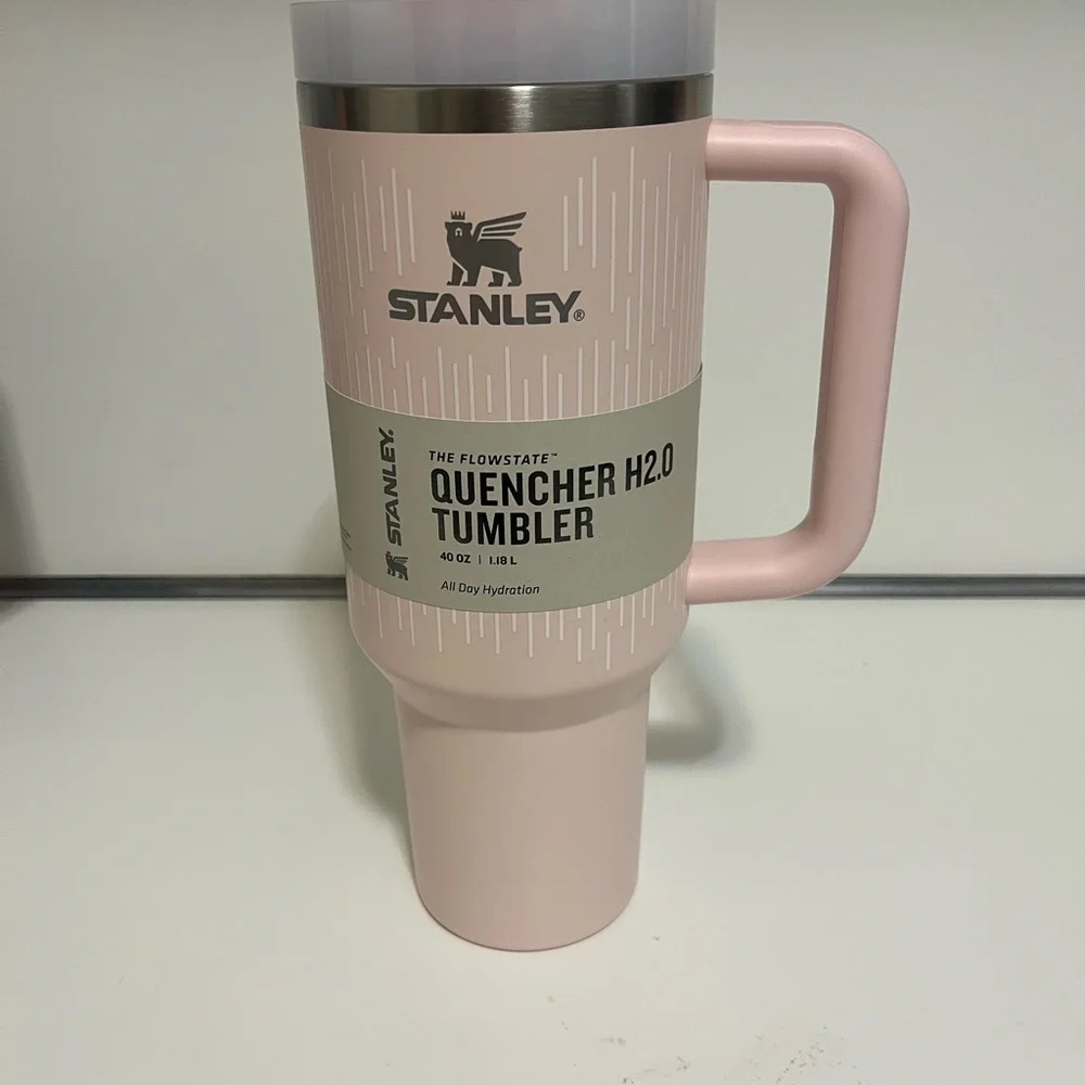 Stanley Quencher H2.0 Tumbler in Light Pink - Picture 2 of 2